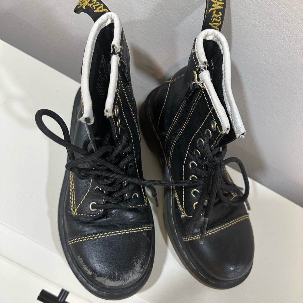 Doc Martens Youth Girls Size 12 US Black Delaney Faux Leather Zip Boots - Picture 6 of 7